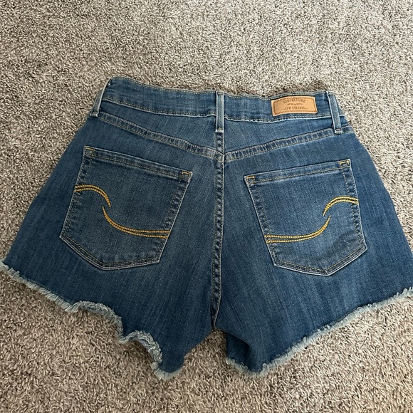 Levi's Blue Distressed Denim Jean Shorts - Picture 2 of 4
